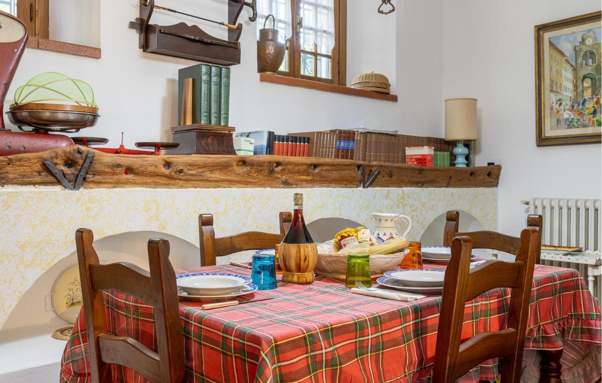 Beautiful Home In Uzzano Pt With Kitchen Екстер'єр фото
