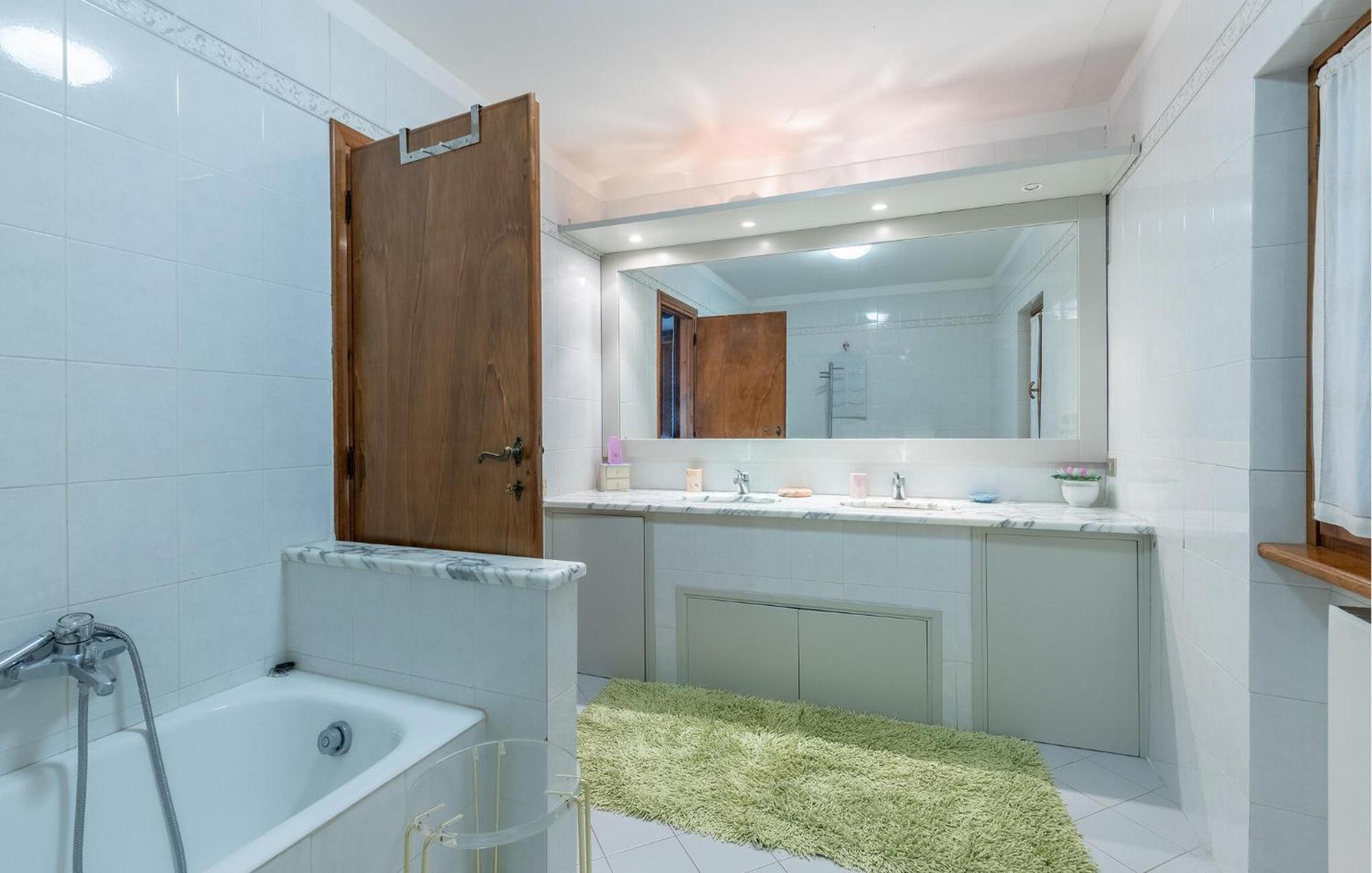 Beautiful Home In Uzzano Pt With Kitchen Екстер'єр фото