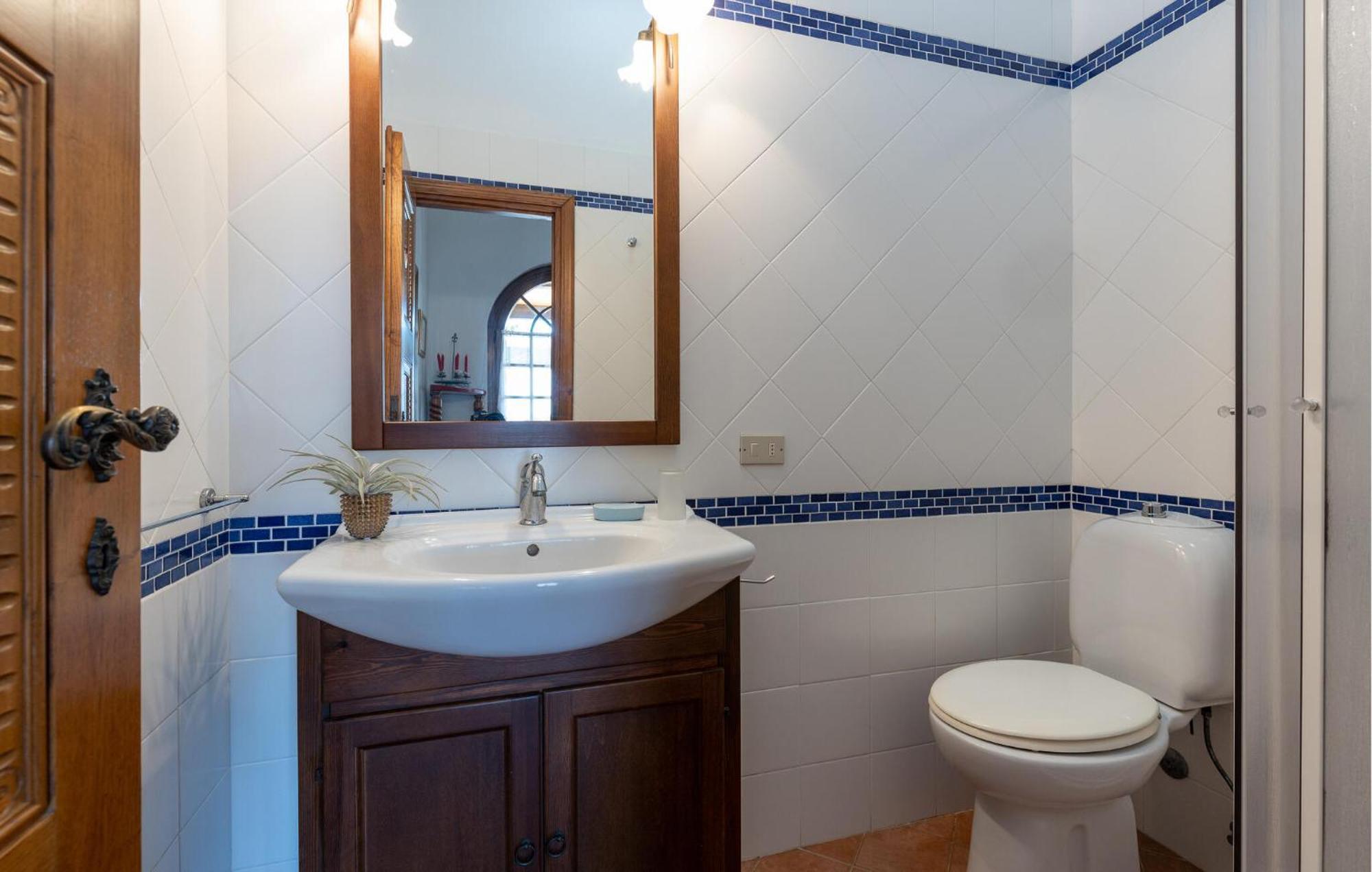 Beautiful Home In Uzzano Pt With Kitchen Екстер'єр фото