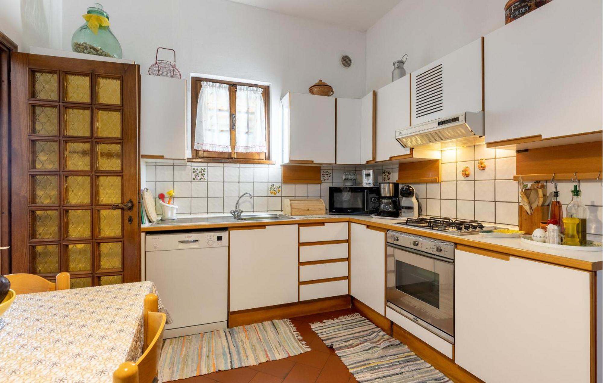 Beautiful Home In Uzzano Pt With Kitchen Екстер'єр фото