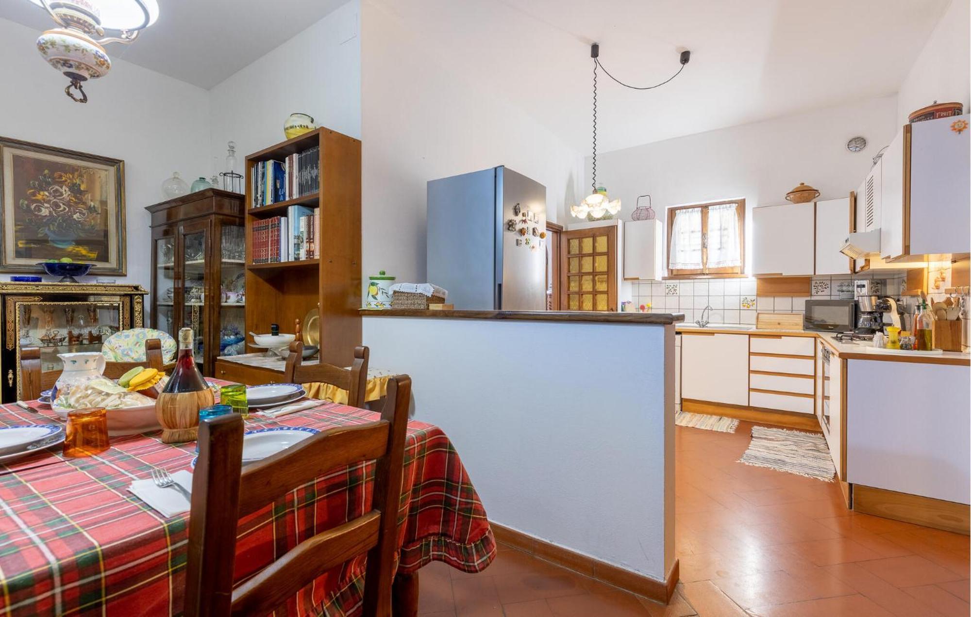 Beautiful Home In Uzzano Pt With Kitchen Екстер'єр фото
