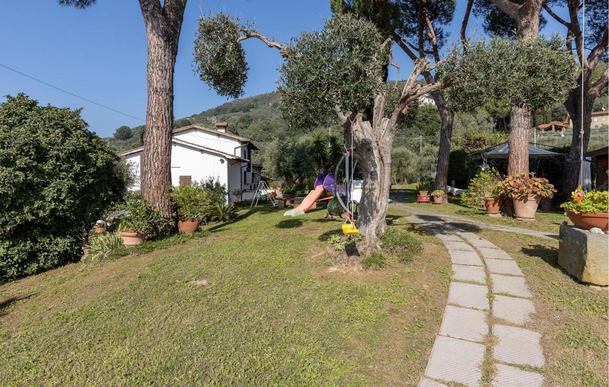 Beautiful Home In Uzzano Pt With Kitchen Екстер'єр фото