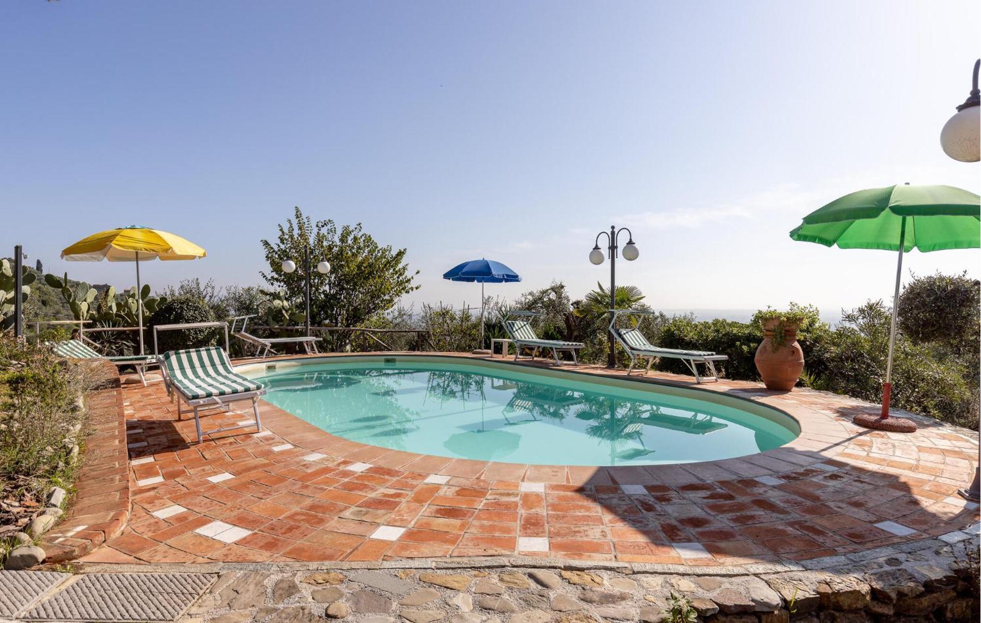 Beautiful Home In Uzzano Pt With Kitchen Екстер'єр фото