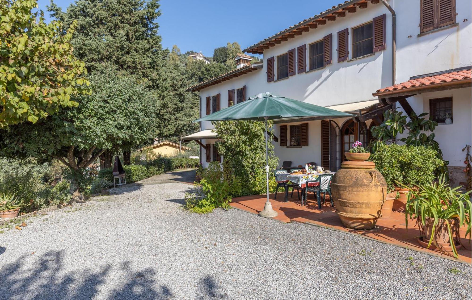 Beautiful Home In Uzzano Pt With Kitchen Екстер'єр фото